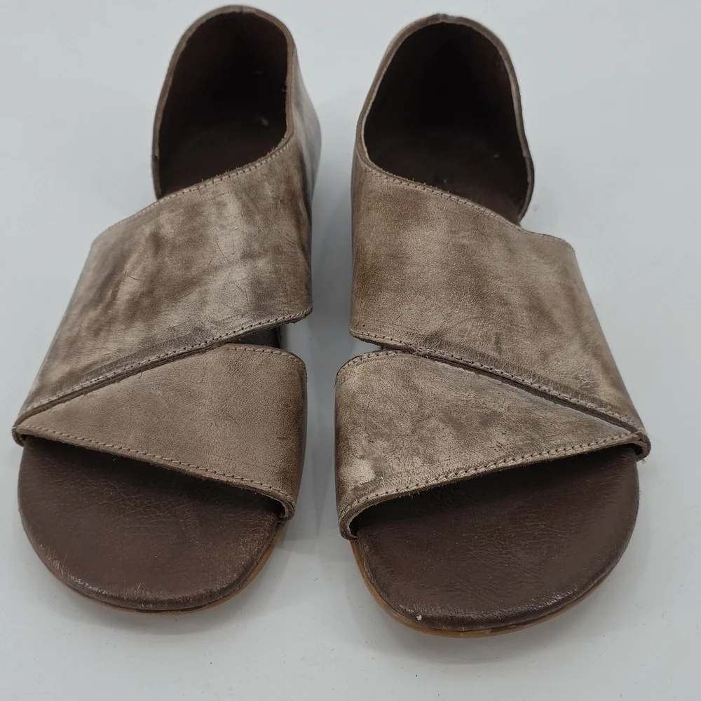 Bedstud Roan Brown Minimalist Sandals with Asymmetrical Design Size 10.